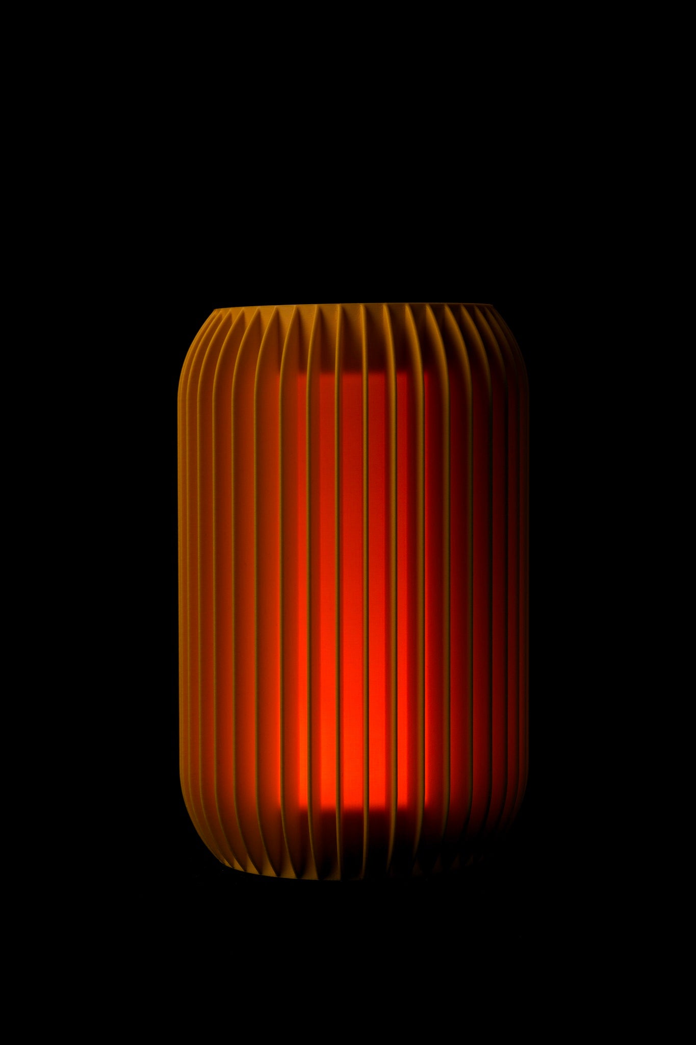 LASE 01 MATTE · Vase Module at night