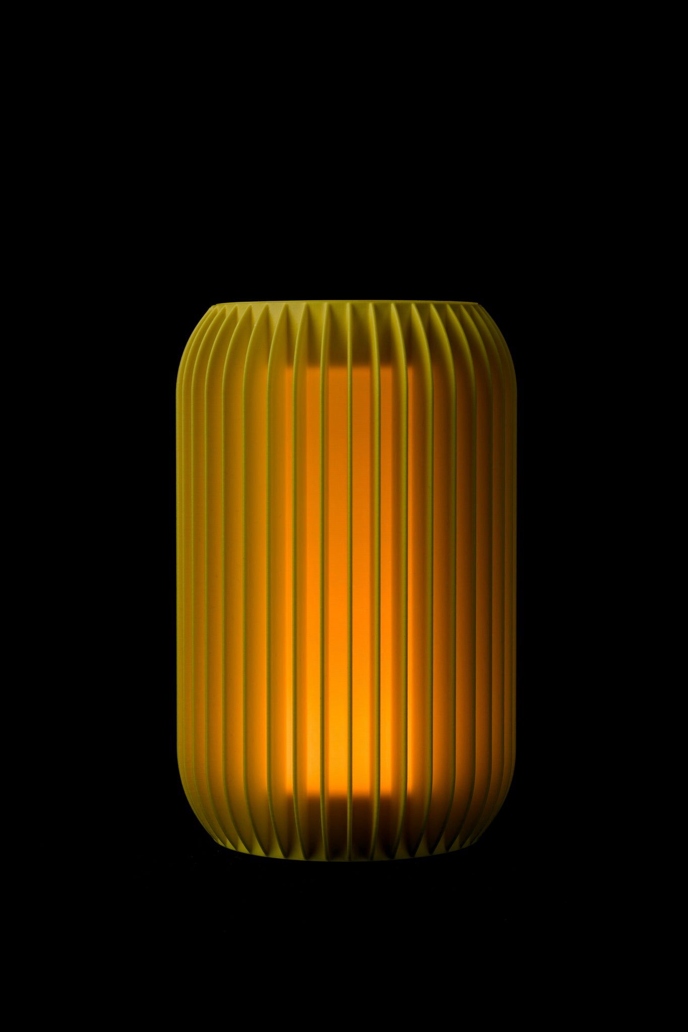 LASE 01 MATTE · Vase Module at night