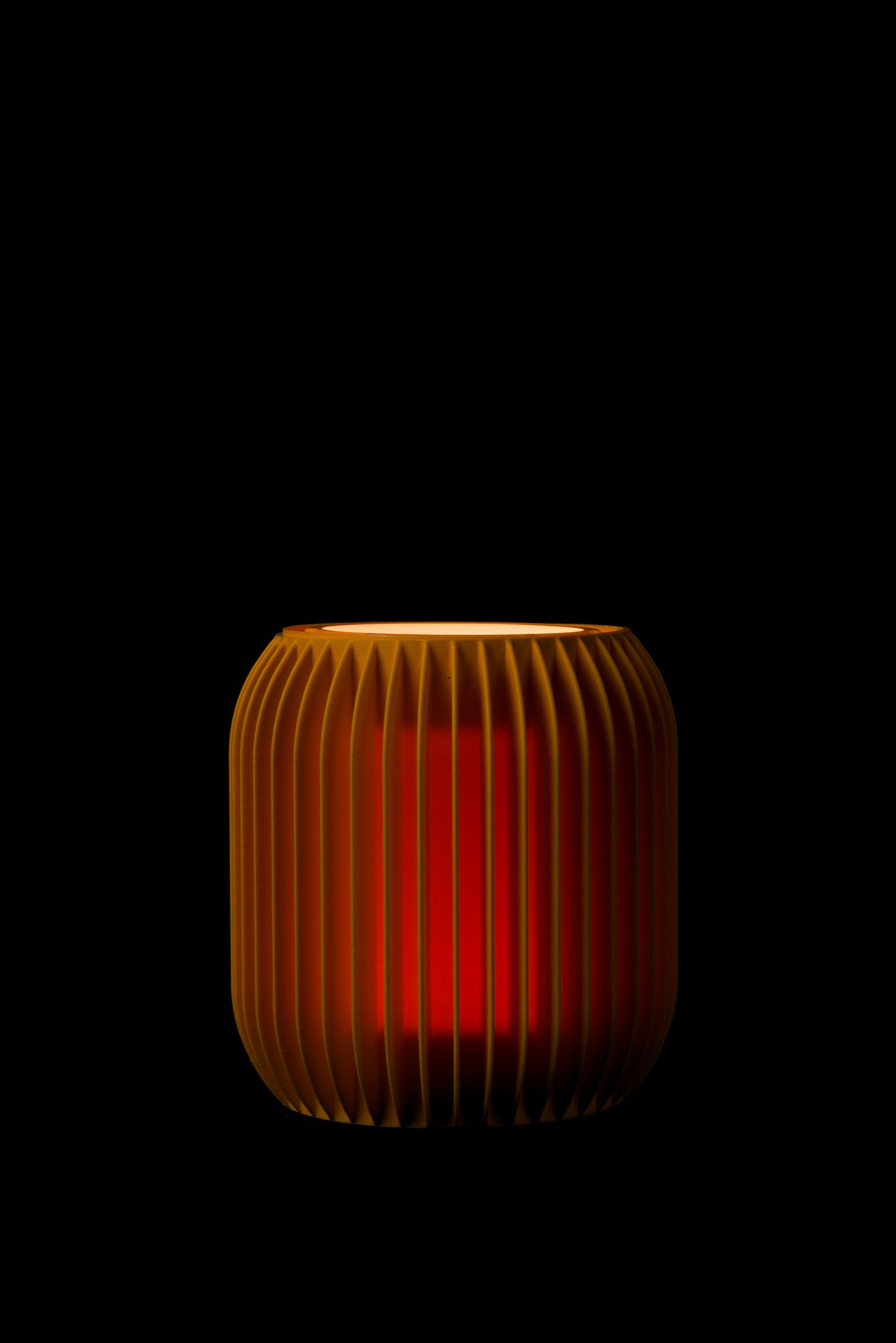 LASE 01 MATTE · Vase Module at night