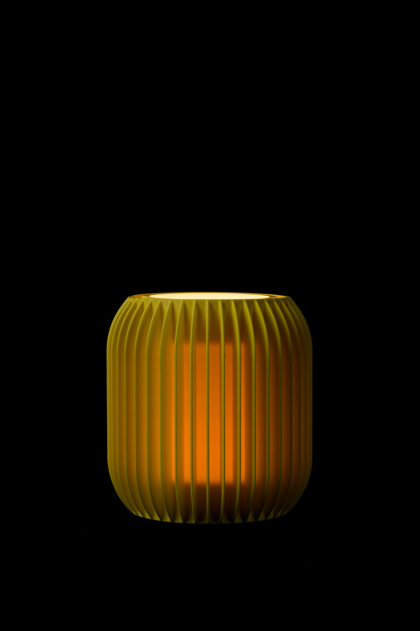 LASE 01 MATTE · Vase Module at night