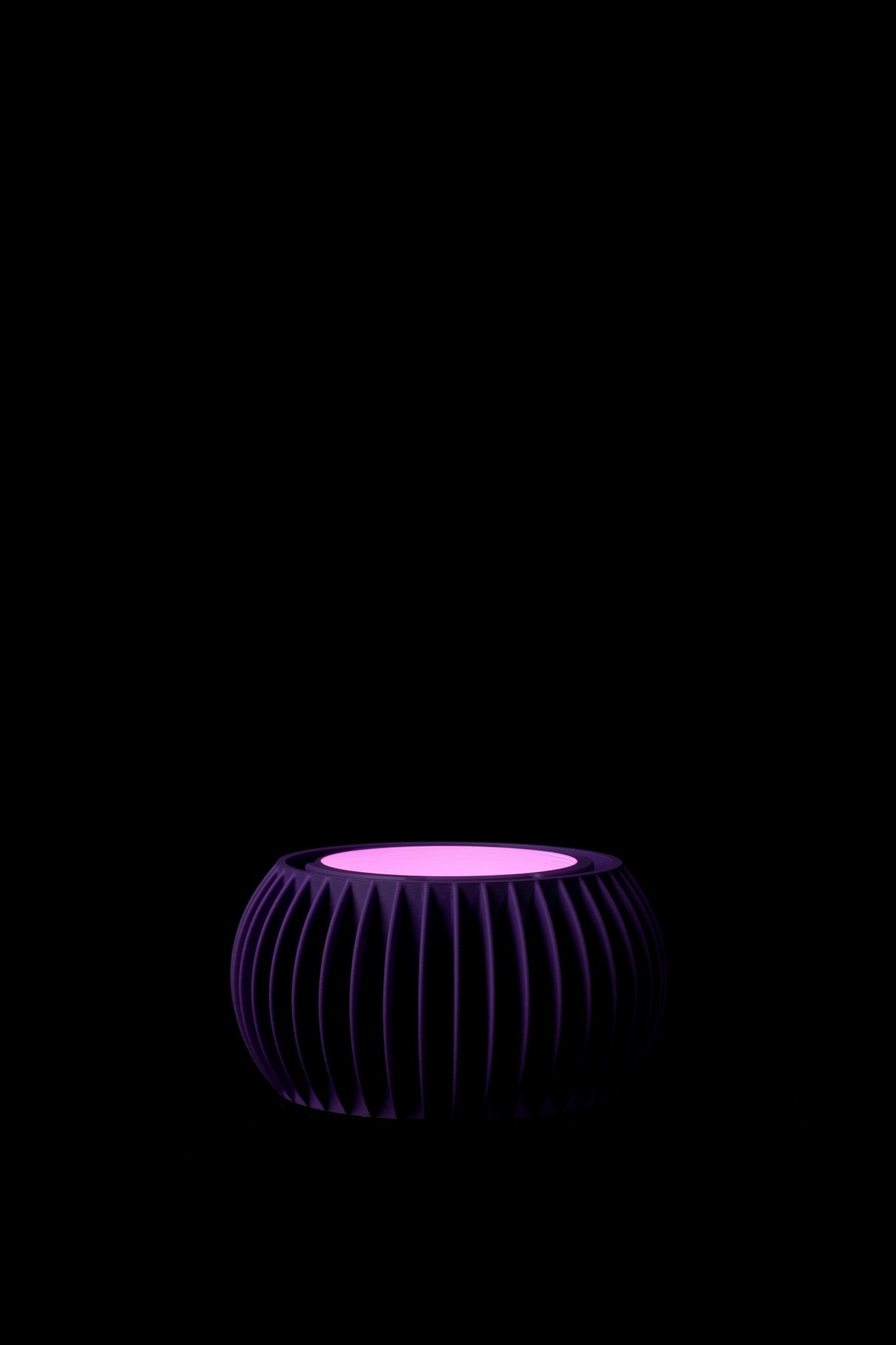 LASE 01 MATTE · Vase Module at night