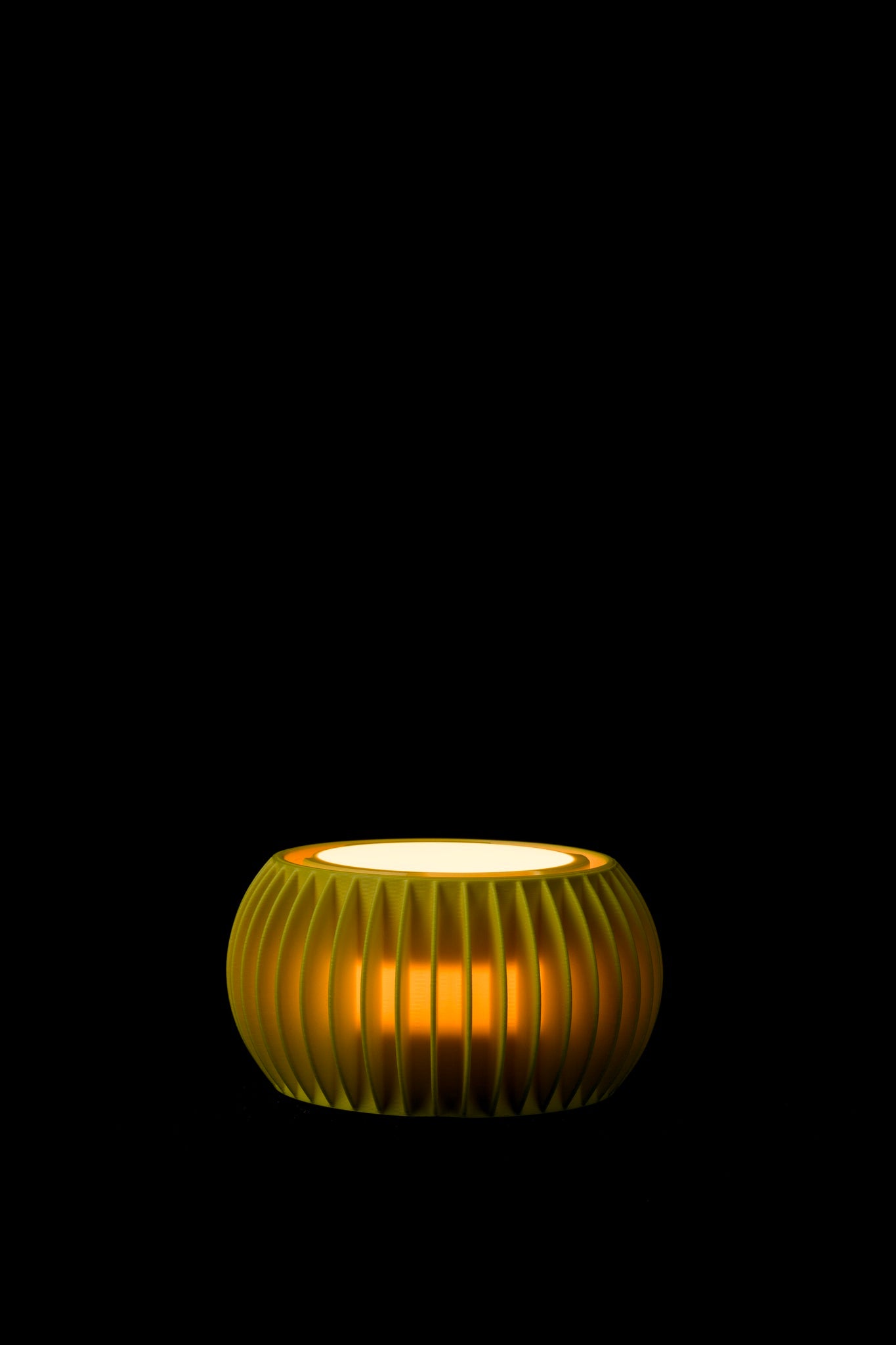 LASE 01 MATTE · Vase Module at night